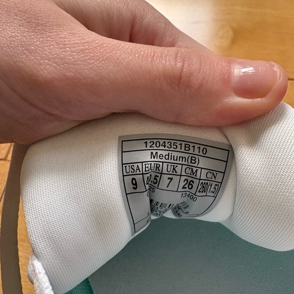 NEW Brooks Women’s Glycerin GTS 22 Running Shoes - Picture 10 of 13